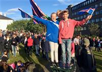 Island - privátna cesta - Nesevernejšie hlavné mesto sveta a hrdí Islanďania, ktorí každoročne oslavujú 17. Júna svoj najväčší - 4