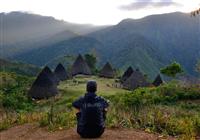 Komodo, Lombok, Flores, Rinca, Gili, Bali# - Pohľad na tradičnú mangarajskú dedinku.
foto?: Martin ŠIMKO — BUBO - 3