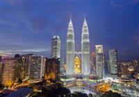 S deťmi do Thajska, Malajzie a Singapuru - Slávne dvojičky v Kuala Lumpur sú stále najimpresívnejšou stavbou krajiny. Foto: Jiří Jobánek - BUBO - 3