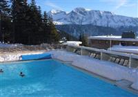 Rezidencie VILLAGES DU BACHAT *** - Bazén v Chamrousse (© OT Chamrousse) - Lyžovačky v Alpách, www.hitka.sk - 2