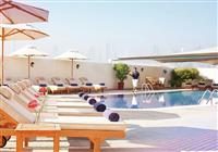 Mövenpick Hotel & Apartments Bur Dubai - Bazén - 3