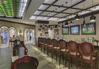 Hotel Delphin Imperial - irish pub - letecký zájazd  - Turecko, Lara