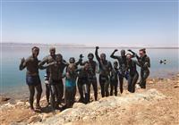 Najzaujímavejšie miesta sveta: Mŕtve more - To sme my - pri Mŕtvom mori. foto: Ľuboš Fellner- BUBO - 2