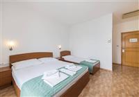 Hotel Riva - Dovolenka / zájazdy / cestovanie, Chorvátsko, Brist, Hotel Riva - 1/3 izba - 2