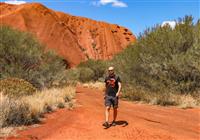 Austrália a Papua Nová Guinea - Uluru - srdce Austrálie. Prechádzka je nenáročná, najťažšie je zvládnuť teplo. Treba mať so sebou mi - 3