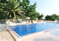 Hotel Bluesun Marina - Brela - bazén pri vedľajšom  hoteli Maestral - 2